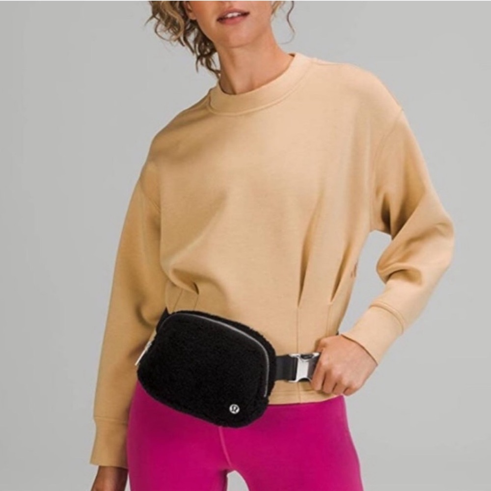 Lululemon Black Sherpa Fleece Everywhere Belt Bag Fanny Pack Crossbody Sz 1L NWT